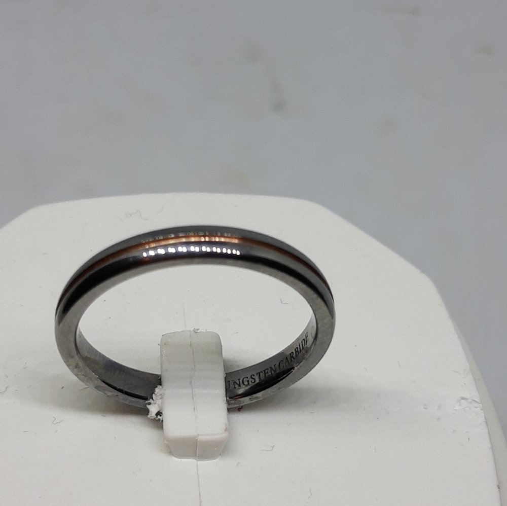 Tungsten carbide ring size 8
